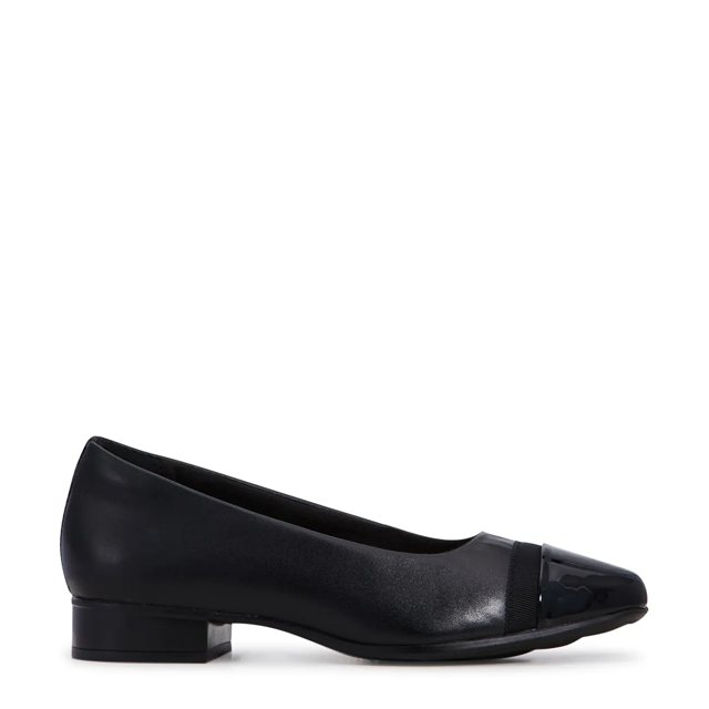 Clarks Women s Juliet Monte Wide Width Flat