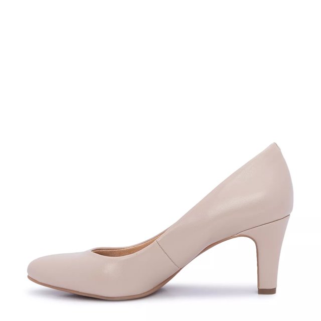 Wide width round toe pumps shop