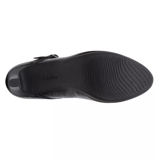 clarks women's ambyr shine pump
