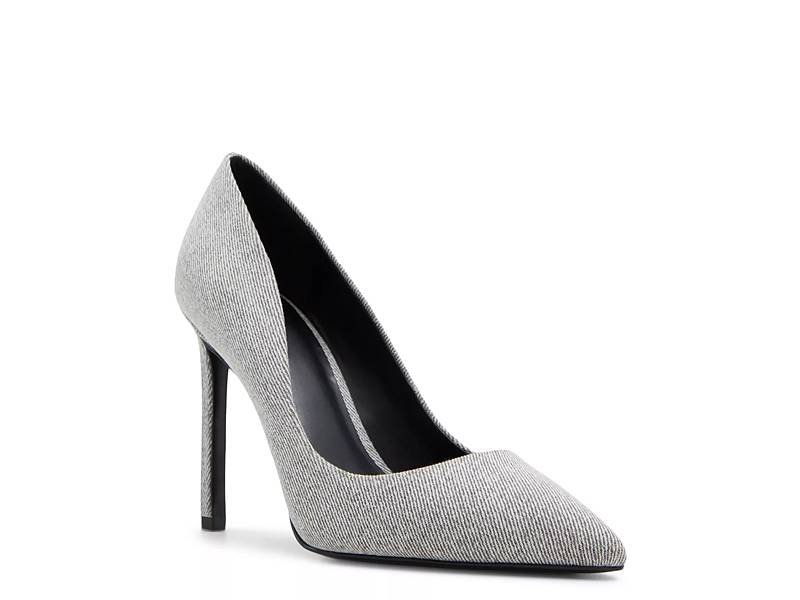 Women s Clearance Heels Shop Online Save The Shoe Company