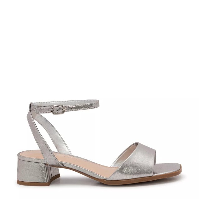 Dsw sandals wide width online