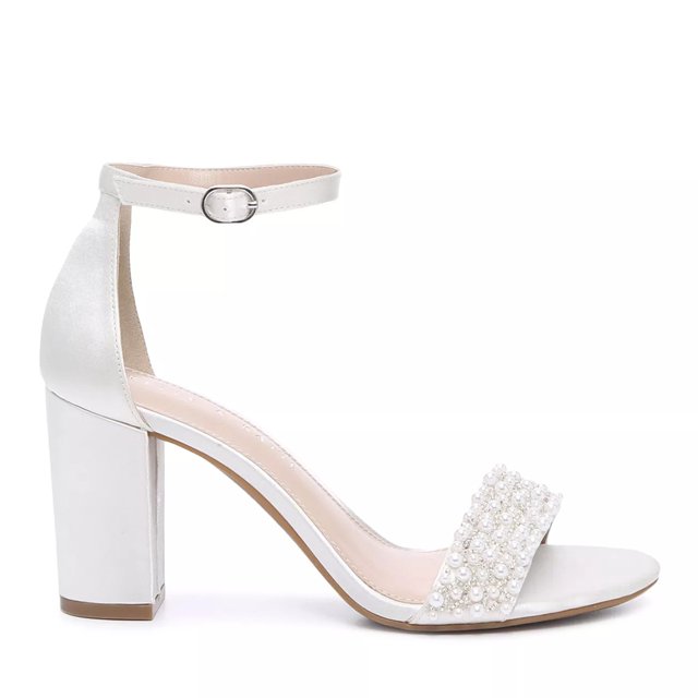 Kelly and katie white sandals clearance