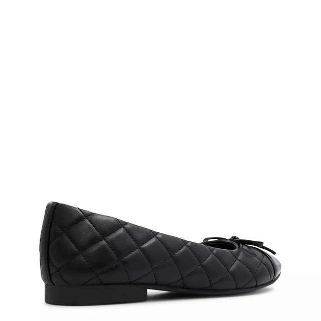 Call It Spring Women s Sweety Ballet Flat in Black Size 6 Medium