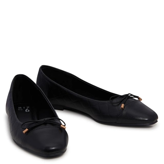 Dsw flats black top