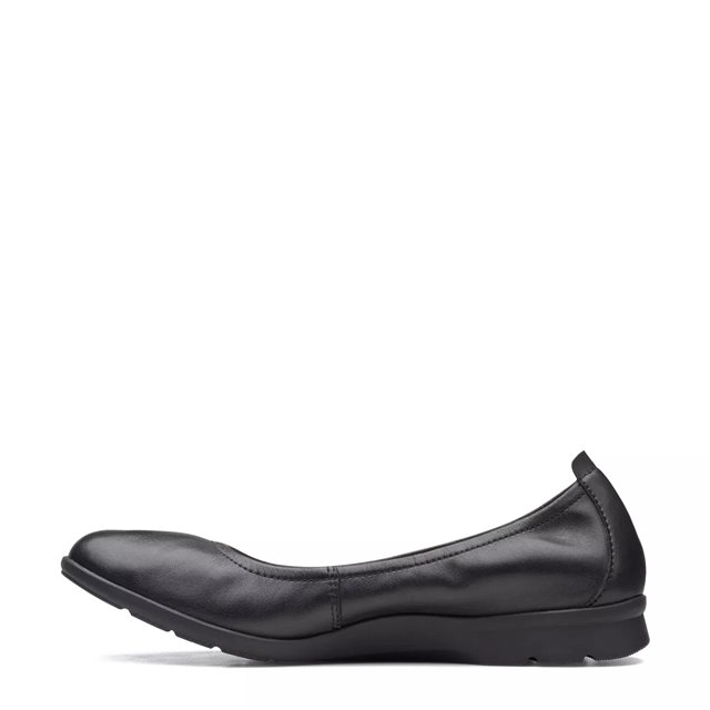 Clarks Women s Janette Ease Wide Width Ballet Flat The Shoe Company