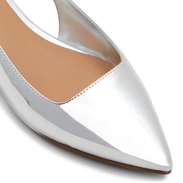 Aldo Women s Flynne Ballerina Flat in Silver Size 8.5 Medium