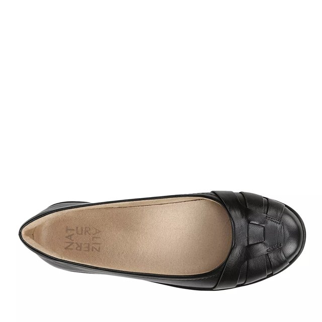 naturalizer freeport flat