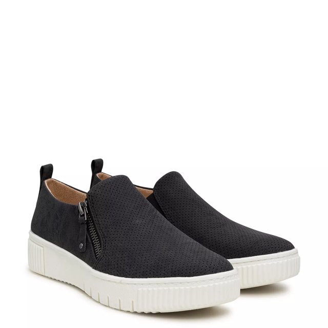 Black slip on nikes deals