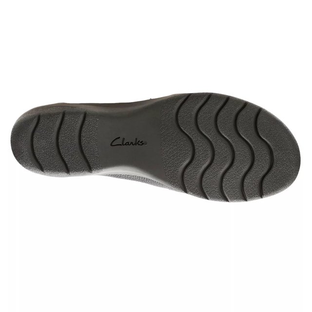 Clarks Women s Cheyn Madi Wide Width Slip On DSW Canada