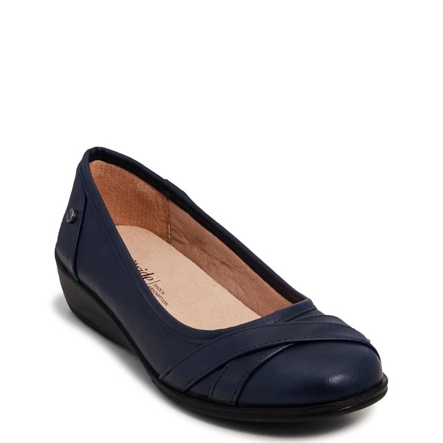 Lifestride Women s Iloyal Ballet Flat in Navy Blue Size 6 Medium