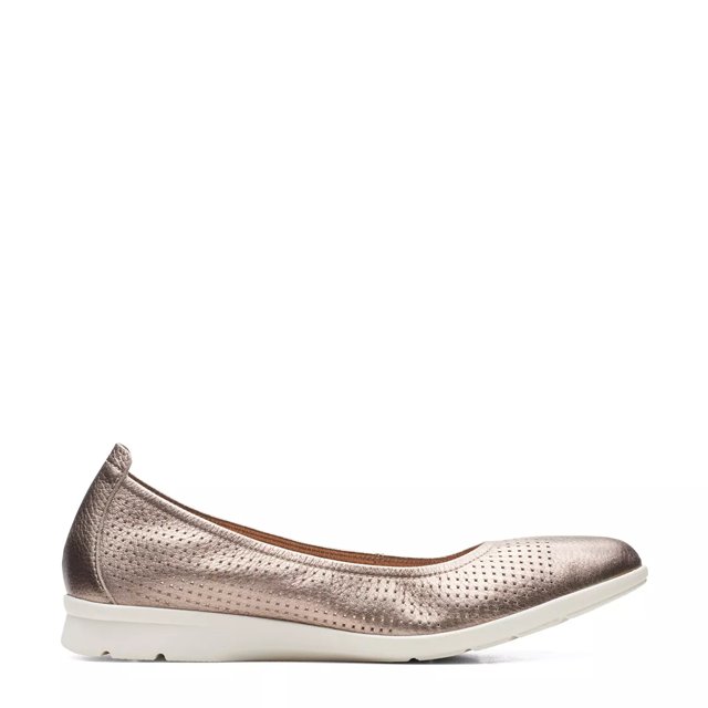Clarks flats dsw deals