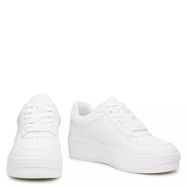 Call It Spring Women s Fresh Platform Sneaker in White Size 6.5 Medium