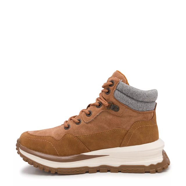 Shoe company top blowfish