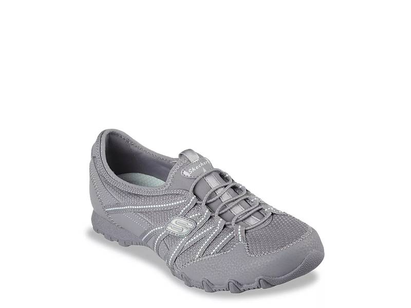 Skechers women's hot outlet ticket fashion sneaker