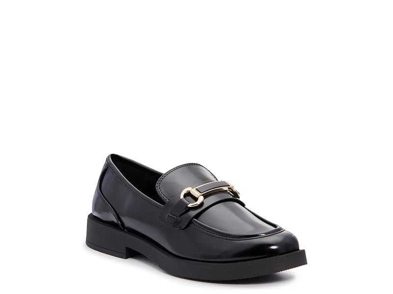 Spring shoe company store