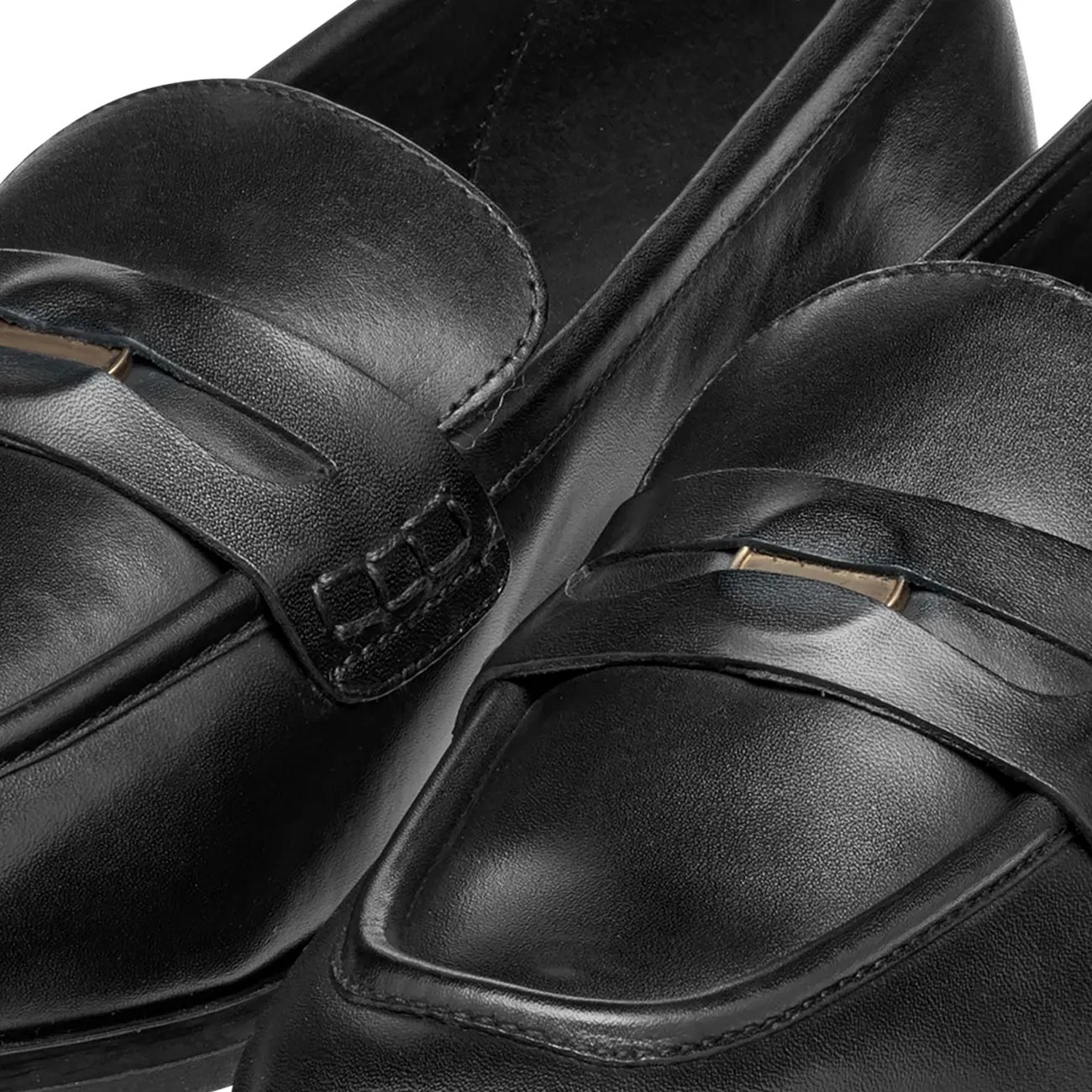 Women's D Clordie Loafer Leather