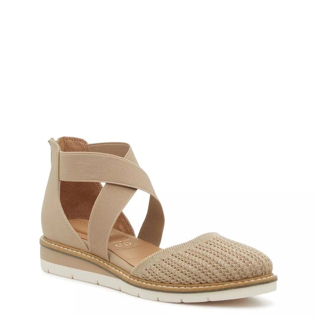 Kelly Katie Women s Auben Wedge Sandal in Bisque Metallic Size 6 Medium