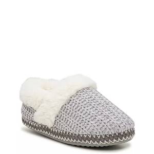 Kelly & Katie Women's Kennedy Chenille Scuff Slipper