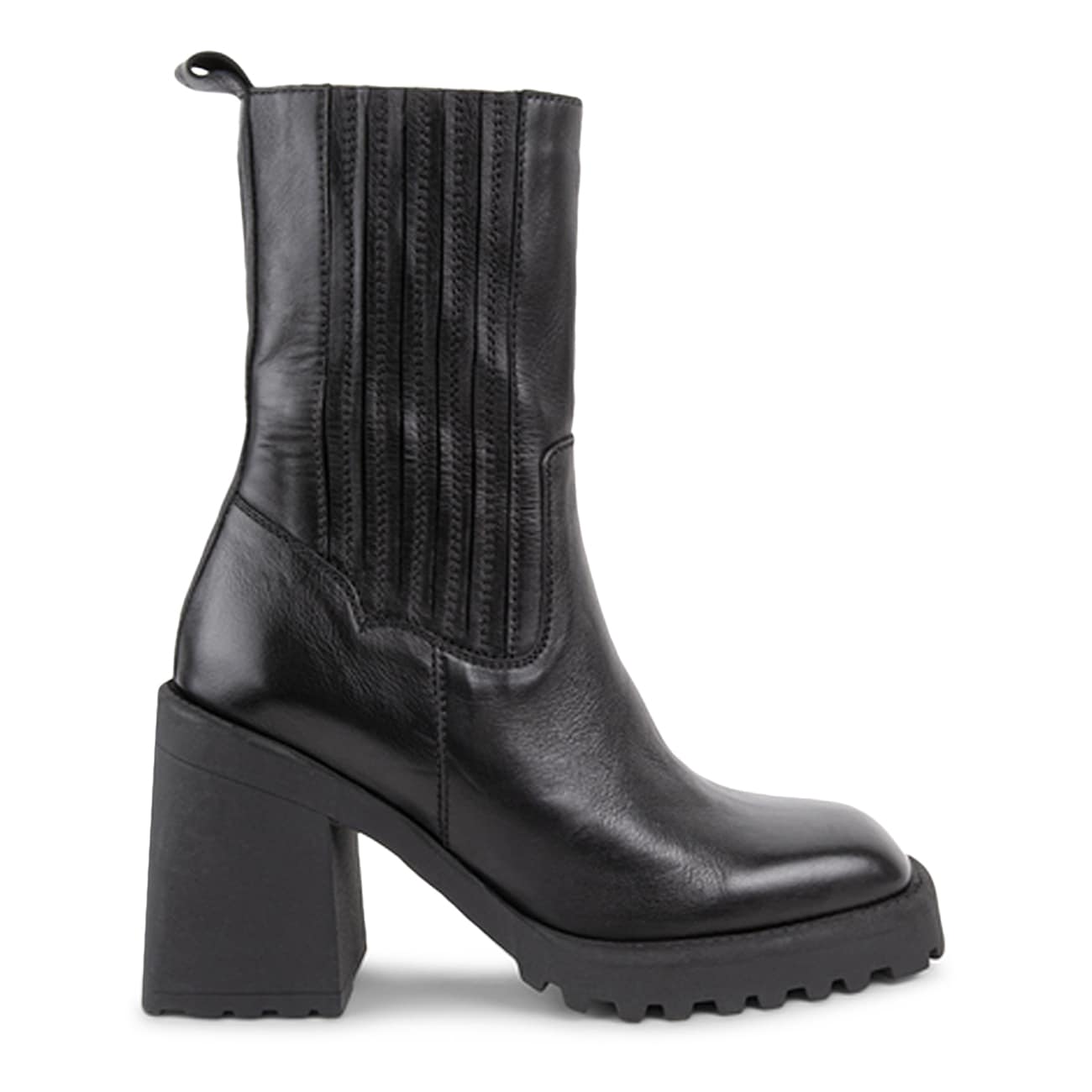 Steve Madden Gretyl Ankle Bootie | The Shoe Company
