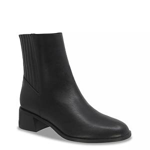 Tahari boots dsw sales