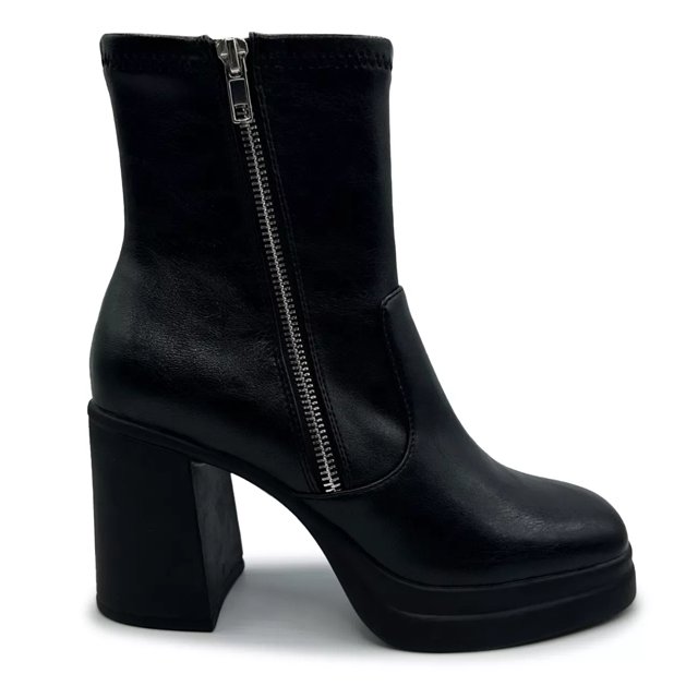 Steve Madden Women s Kamila Platform Bootie in Black Size 8 Medium
