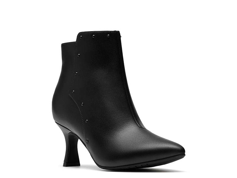 JESSICA SIMPSON*シャープなライン*ショートブーツ*Donatela Jessica Simpson Donatela Bootie - Free Shipping | DSW