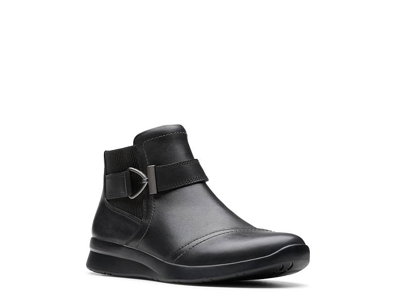 Clarks chelsea boots canada best sale