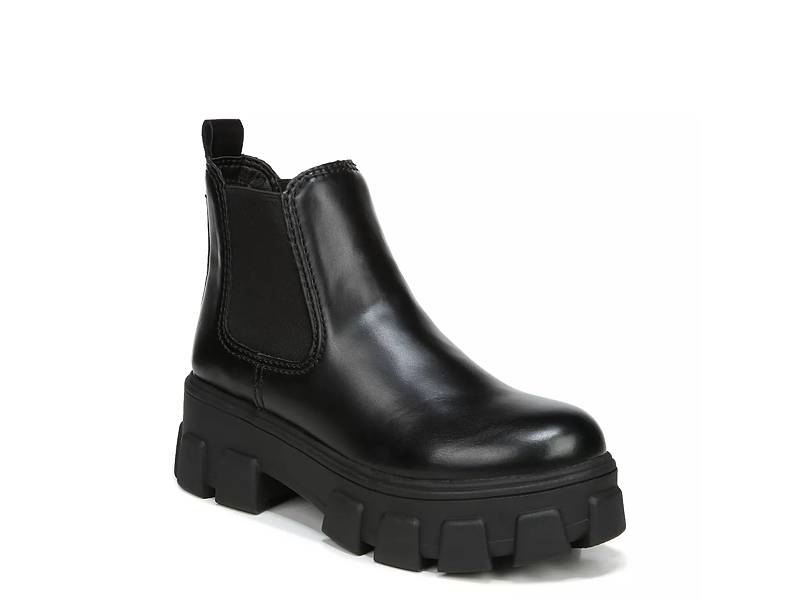 darielle chelsea boot
