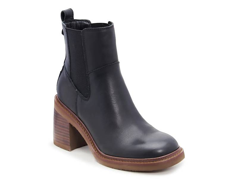 Shop Women s Chelsea Boots Save DSW Canada