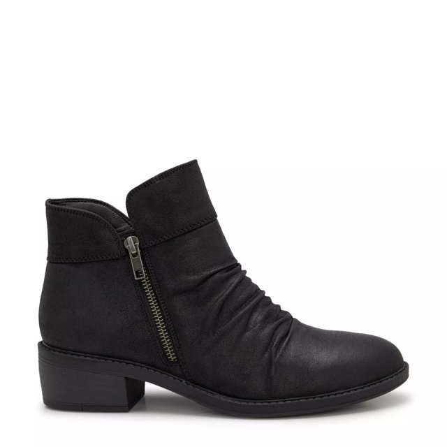 Baretraps Sam Ankle Bootie | The Shoe Company