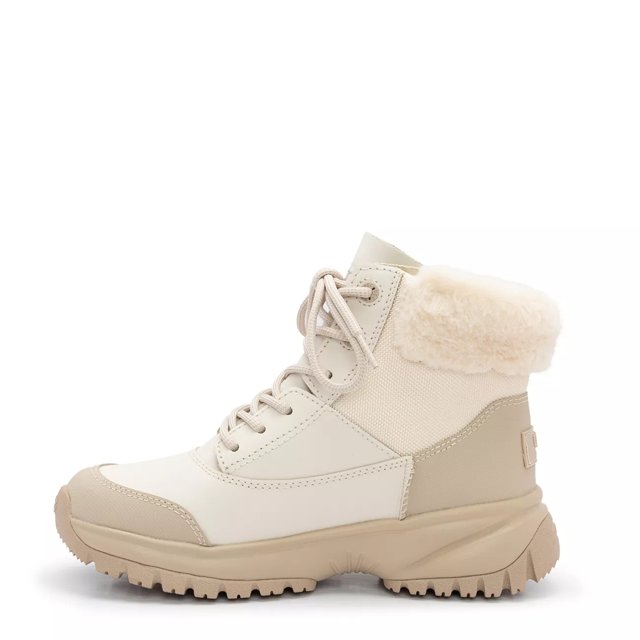 womens yose fluff boot