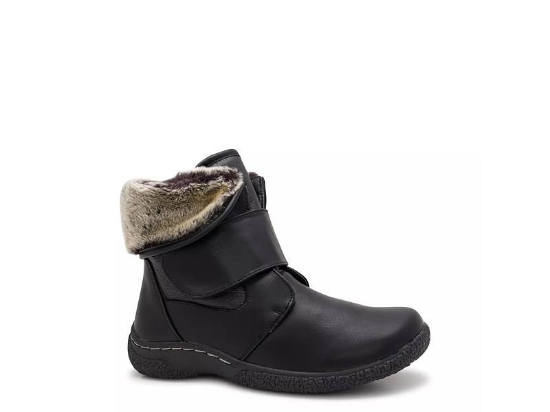 Shop Women s Wide Boots Save DSW Canada