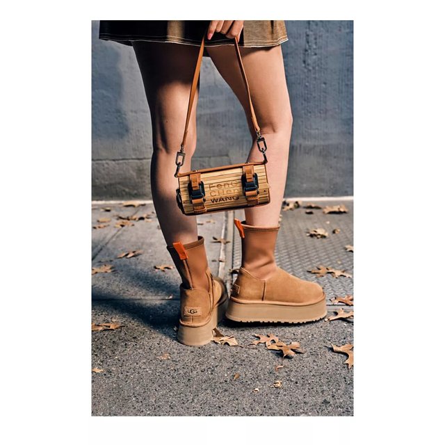 UGG Women s Classic Dipper Platform Boot DSW Canada
