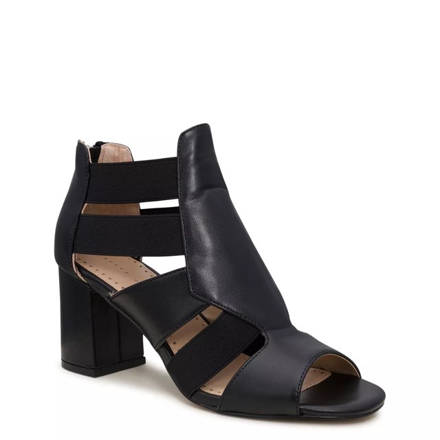 Heel covered sandals top