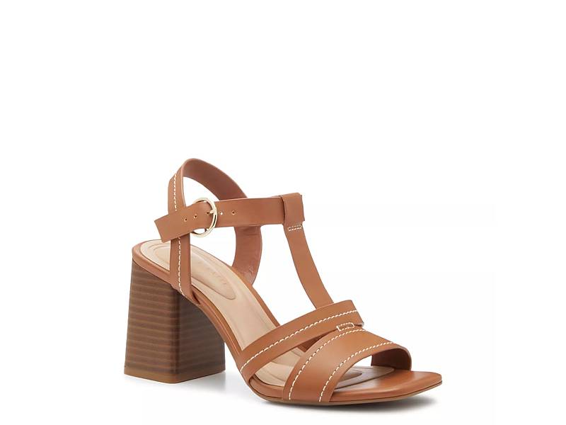 Shop Women s Wide Sandals Save DSW Canada