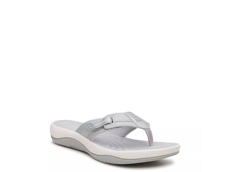 Nike Women s Bella Kai Flip Flop Sandal The Shoe Company