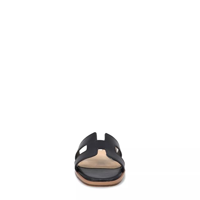 Black sandals at dsw shop