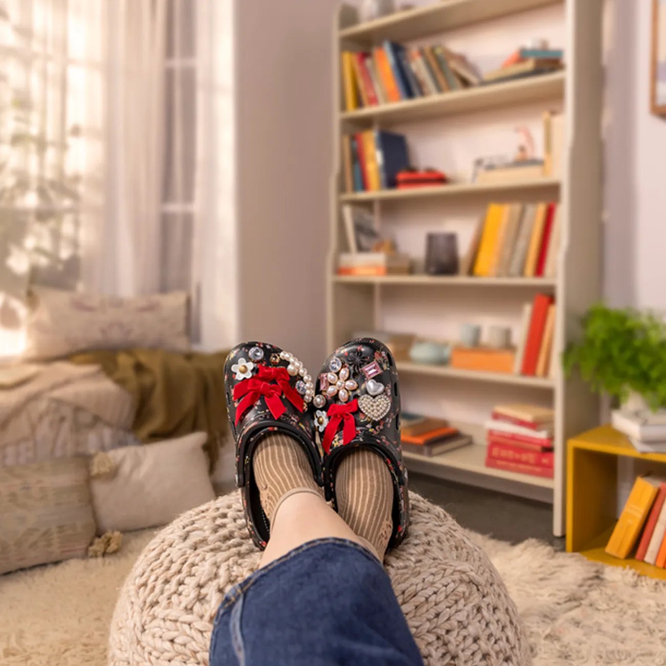 Unisex Classic Ditsy Floral Clog