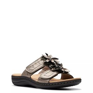 Shop Women s Flat Sandals Save DSW Canada