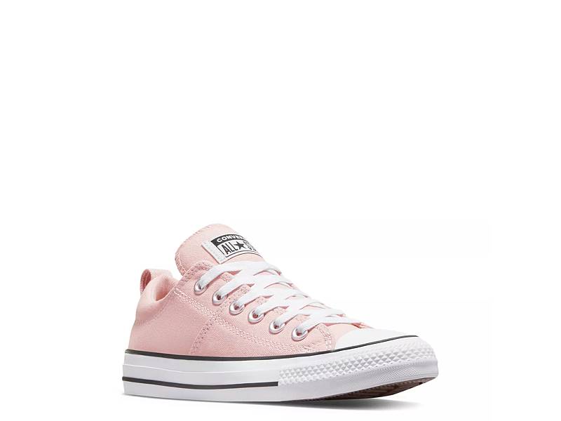 Boys best sale pink converse