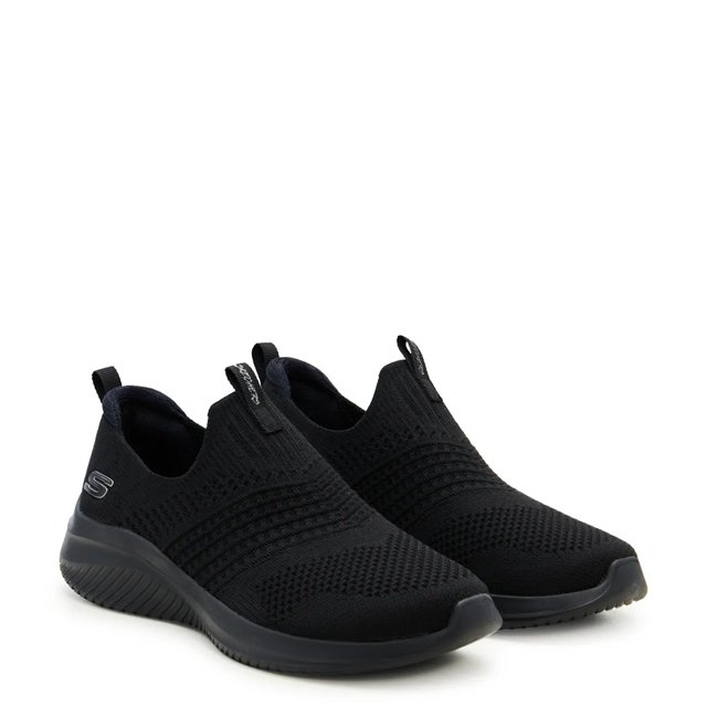 Skechers Women s Ultra Flex 3.0 Wide Classy Charm Sneaker in Black Size 7.5