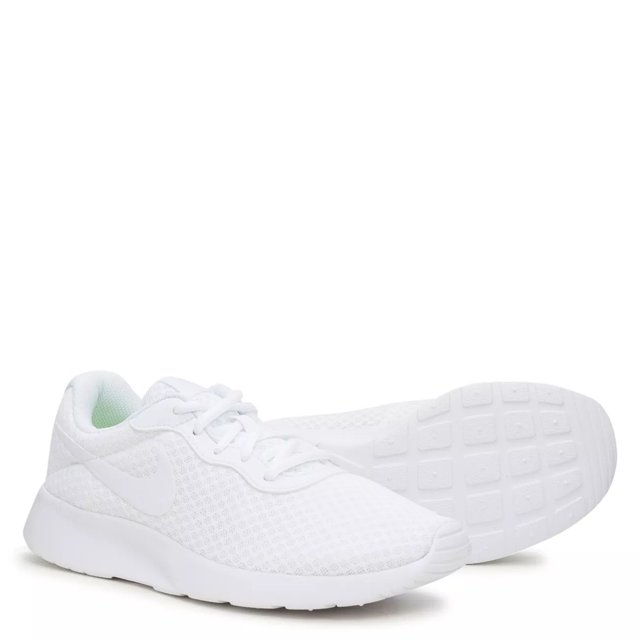 Nike sales womans tanjun