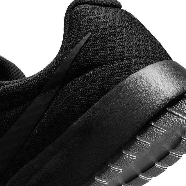 Nike tanjun dsw sale