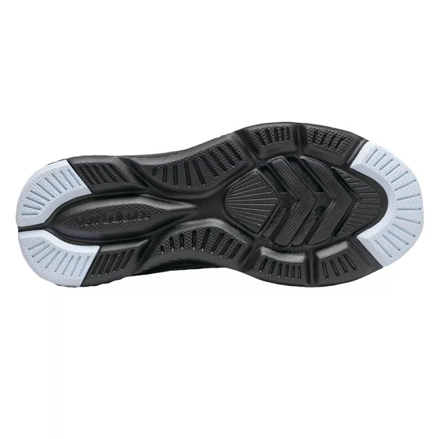 d width trainers