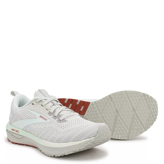 Brooks women's revel deals running shoes