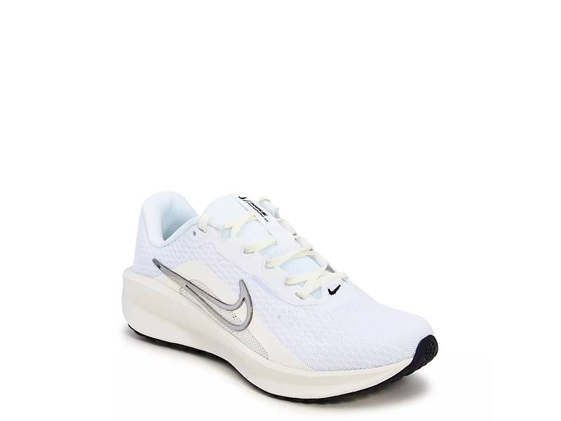 Women s Nike Shoes Sneakers Running Shoes More DSW Canada