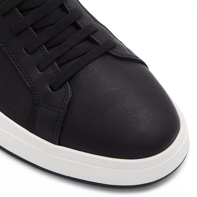 Invictus top shoes company