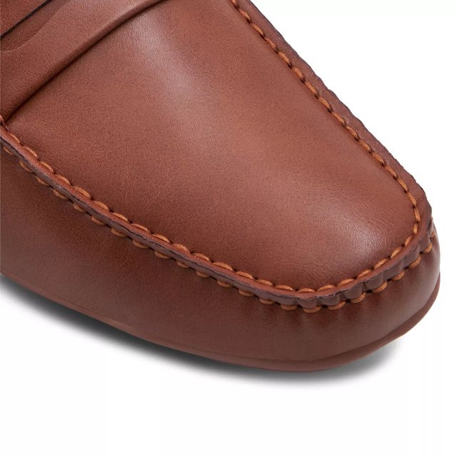 Dsw driving mocs store