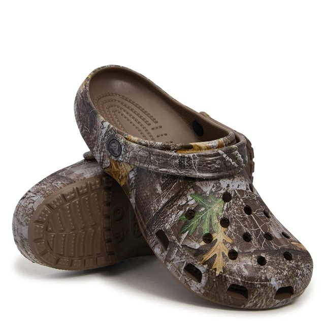 Fur camo crocs online