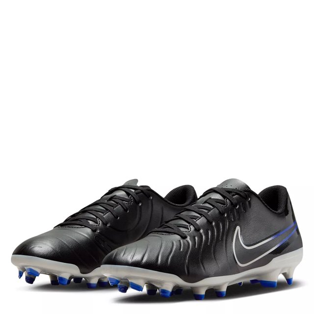 Nike Men s Legend 10 Club Soccer Shoe The Shoe Company